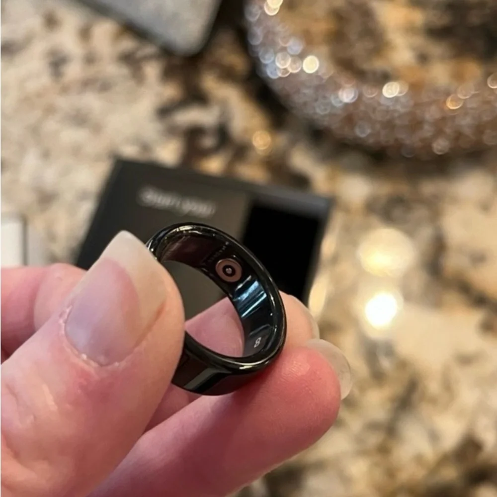 Smart Rings in Various Colors and sizes. Bands work with both IPhone and Android